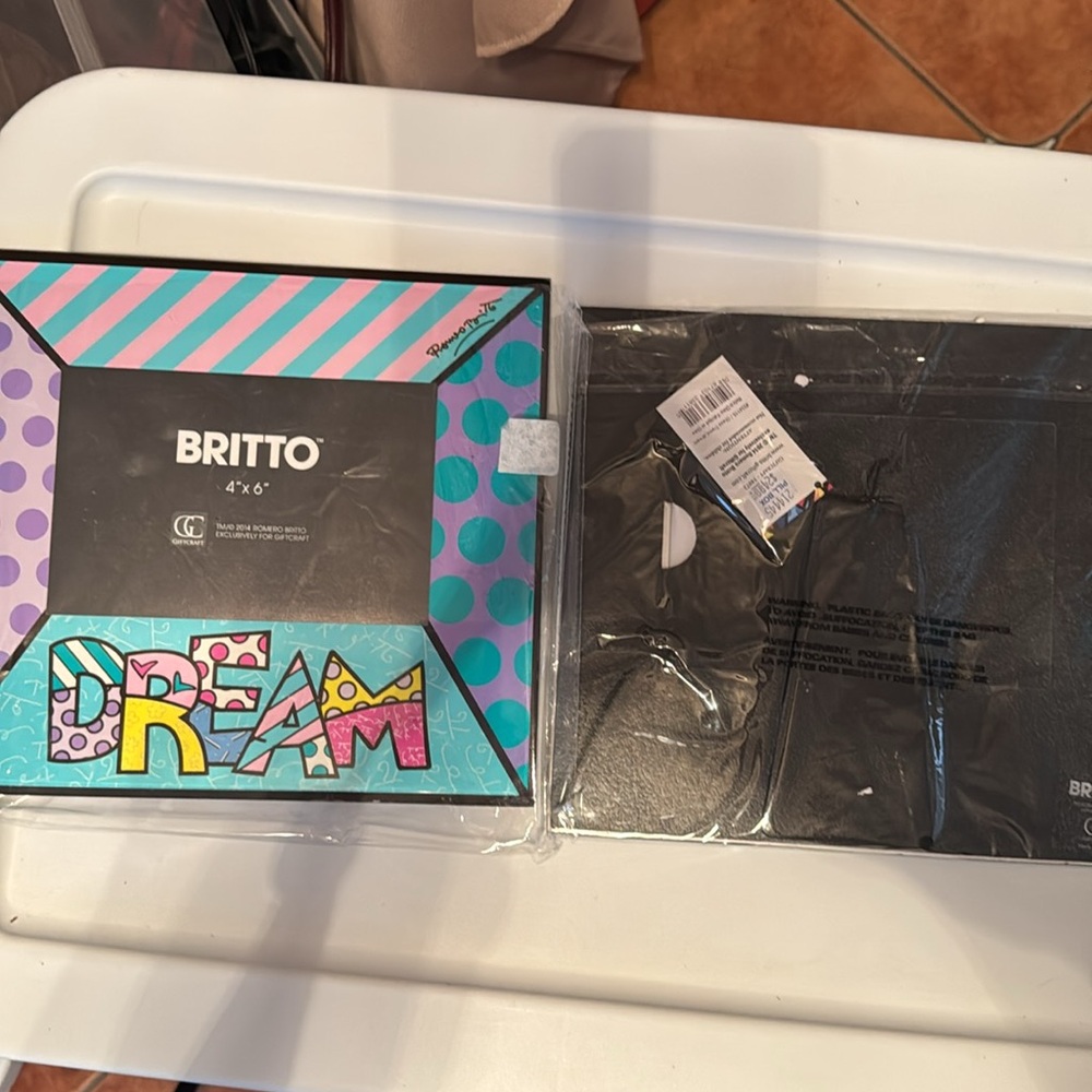 Britto - Picture 2 of 6